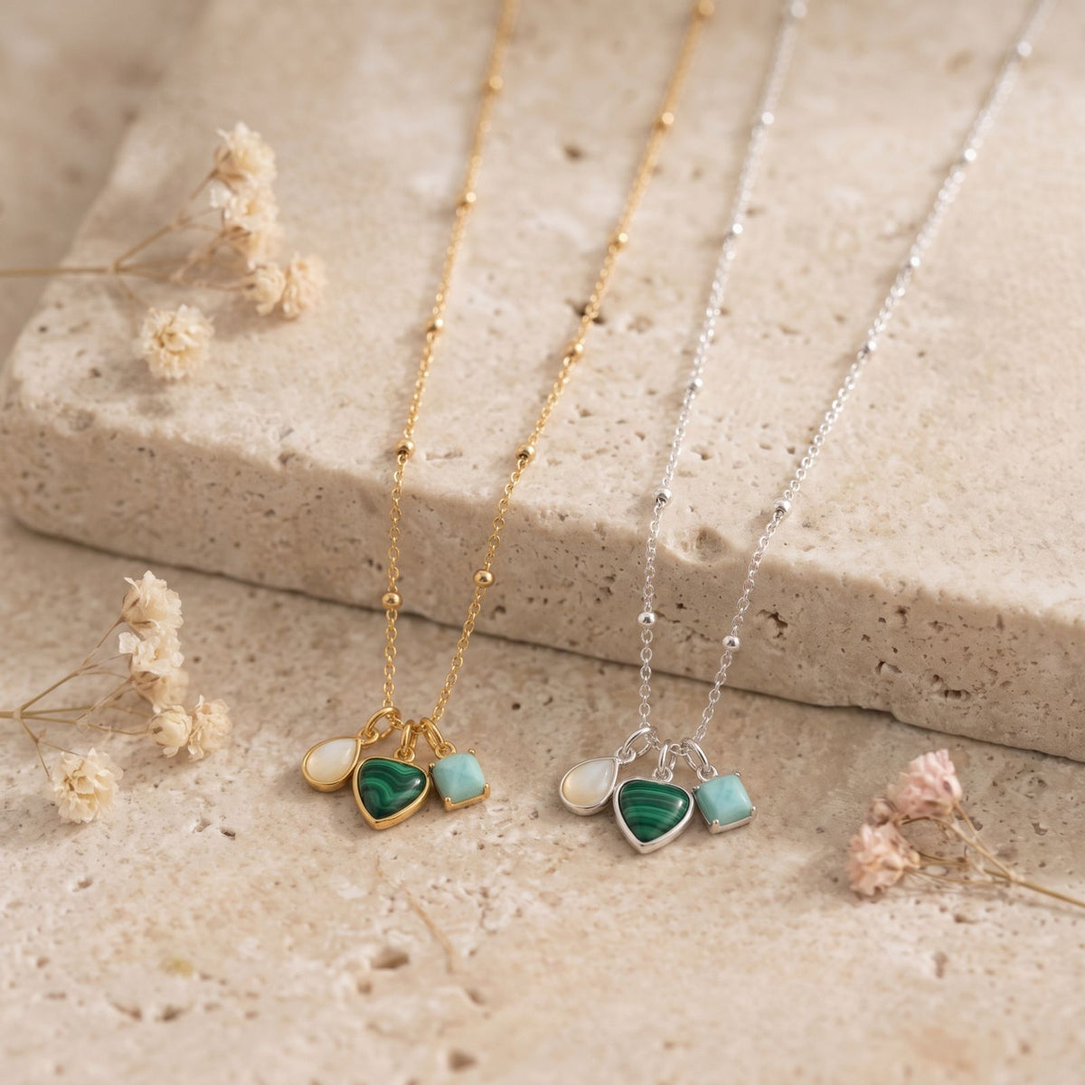 Collar Agatha en acabado dorado y plateado con piedra luna, malaquita y amazonita: joyas de plata para Black Friday