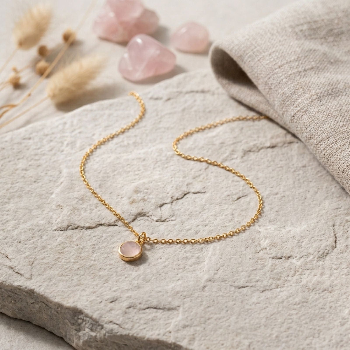 Collar de cuarzo rosa Alma en plata de ley 925 bañada en oro de Lunara