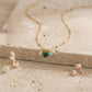 Collar Agatha de plata de ley 925 con piedra luna, malaquita y amazonita, sobre piedra clara